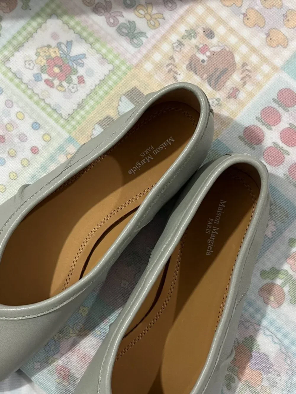 Maison Margiela Tabi Split-Toe Ballet Flats (Light Grey-Green)